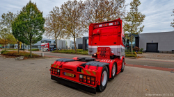 20251019-Tom-Holding-00160